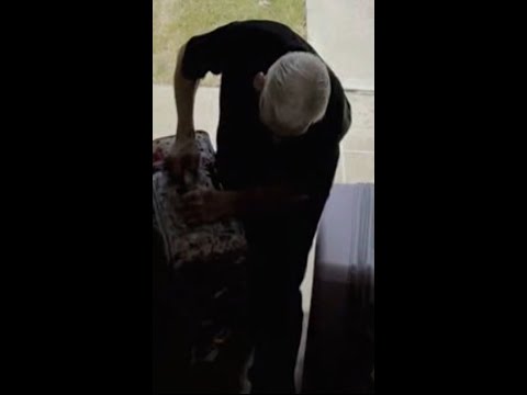 81-year-old Texas luggage delivery driver goes viral