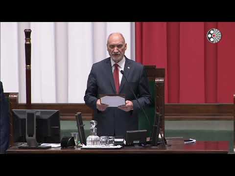 Witold Zembaczyński ślubuje: rzetelnie służyć narodowi