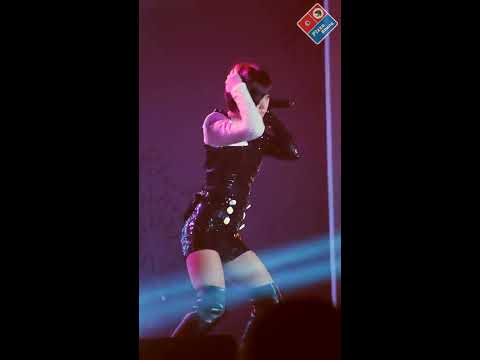 101128 KARA - Jumping + Lupin + Mister (Love Concert) by PizzaBbang