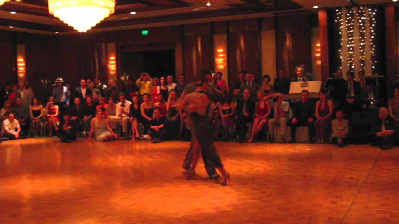 Miriam Larici y Leonardo Barrionuevo, NTW, 07-02-2011, 4 of 4