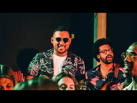 MANINHO - Vem Pra Cá [Official Music Video]