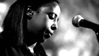 Cold Specks - Heavy Hands (Live)