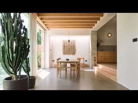 A Mid-Century Californian Inspired Extension in East London