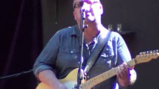 Frank Black performs &quot;Headache&quot; in Big Sur