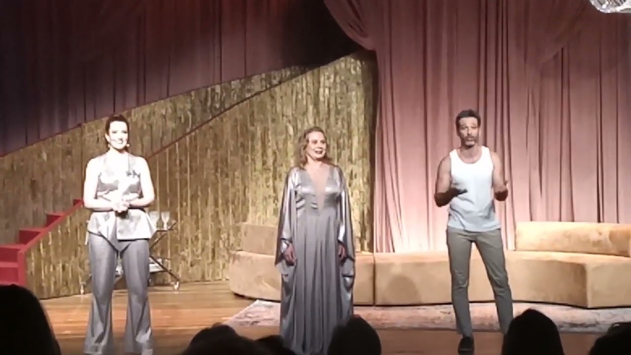 Watch Now Agradecimentos do espetáculo Quando Eu For Mãe Quero Amar Desse Jeito, no Teatro Raul Cortez Agradecimentos do espetáculo Quando Eu For Mãe Quero Amar Desse Jeito, no Teatro Raul Cortez