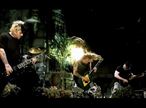 Soulfly - Unleash online metal music video by SOULFLY
