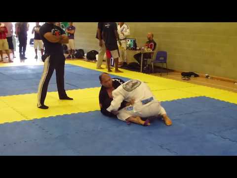 Gavin See vs Chris Del - Brighton BJJ Open 2013 - Purple Master - Heavy