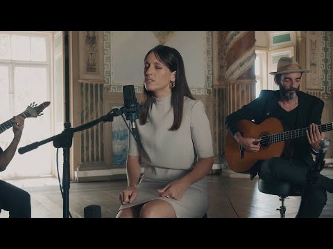 Carminho - Escrevi Teu Nome No Vento (International Portuguese Music Awards)