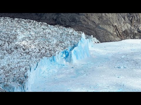 Spectacular iceberg “shooter” captures by glacier calving | South Greenland, Narsarsuaq 2024 | 4K