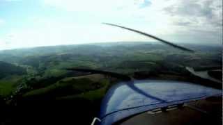 preview picture of video 'Cessna 172 Gusty Landing at Meschede-Schüren (EDKM)'