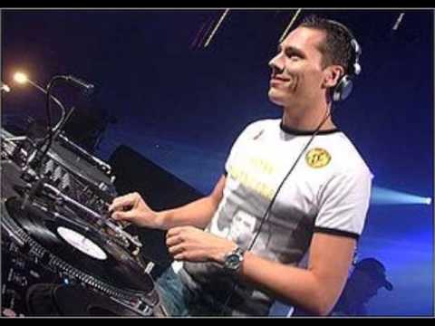 Nari & Milani vs Showtek & Justin Prime   Cannonball Atom (RiccY bootleg)