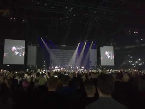 Avenged Sevenfold - Disturbed warming up the audience [Helsinki 07032017]