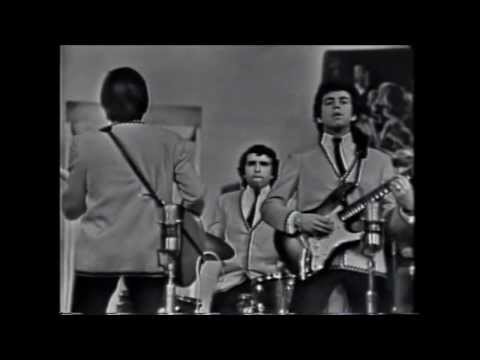 Los Locos del Ritmo  Tomas un Corazón