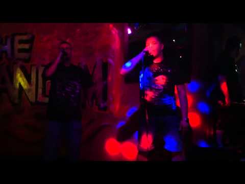 GigaRap Ft. Slug Mc & Yena Banks - Diavoli In Un Attimo @ Alchemy Hip Hop Live THE RANDOM 25/06/2011
