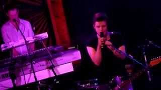 White Lies - Peace And Quiet (The Troubadour, Los Angeles CA 1/24/11)