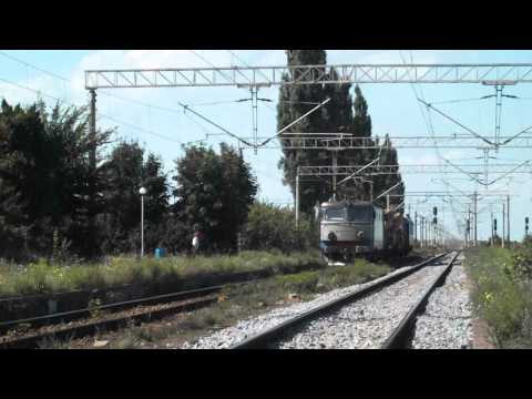 EA 40-0737-3 cu vagoane de infrastructura