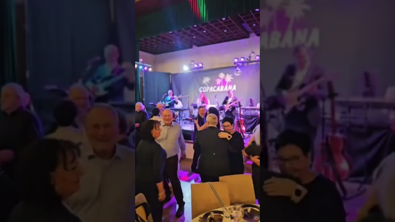 Live-Band Copacabana spielt I will survive von Gloria Gaynor #music #live #cover
