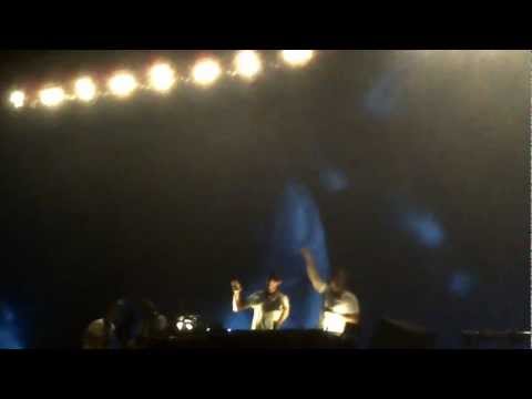 Bal en Blanc 19 (2013) - Cosmic Gate - Sometimes They Come Back For More