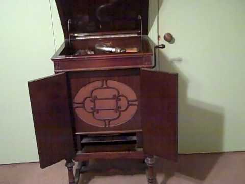 Al Bernard with Carl Fenton St. Louis Blues (1927) Roaring 20's.MP4