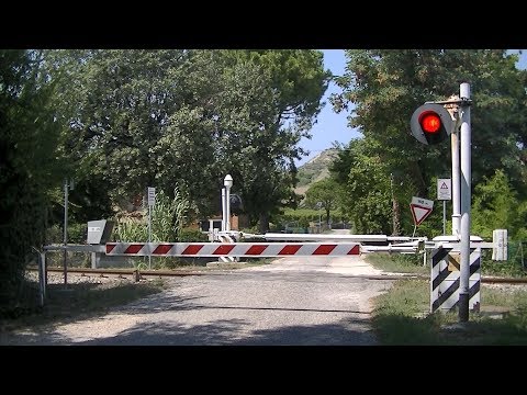 Spoorwegovergang Brisighella (I) // Railroad crossing // Passaggio a livello