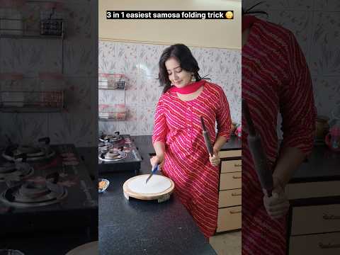 "3 in 1 easiest quickest samosa folding trick." 🤪😉🤣 #funny #comedy #relatable #shorts