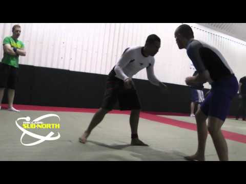 1 Novice u73kgs   Richard Harold Stealth BJJ vs  Lawrence Abernethy Gracie Barra   Quarter Final 1