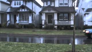 Santa Claus is Thumbing to Town