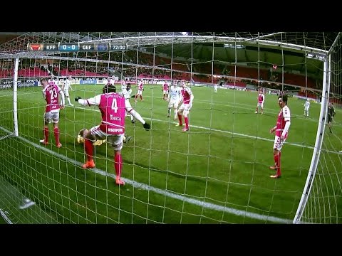 Här ropar Gefle på mål - är bollen över? - TV4 Sport