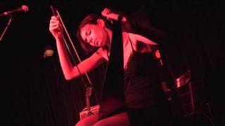 Nicki Jaine plays the musical saw 8 16 2009