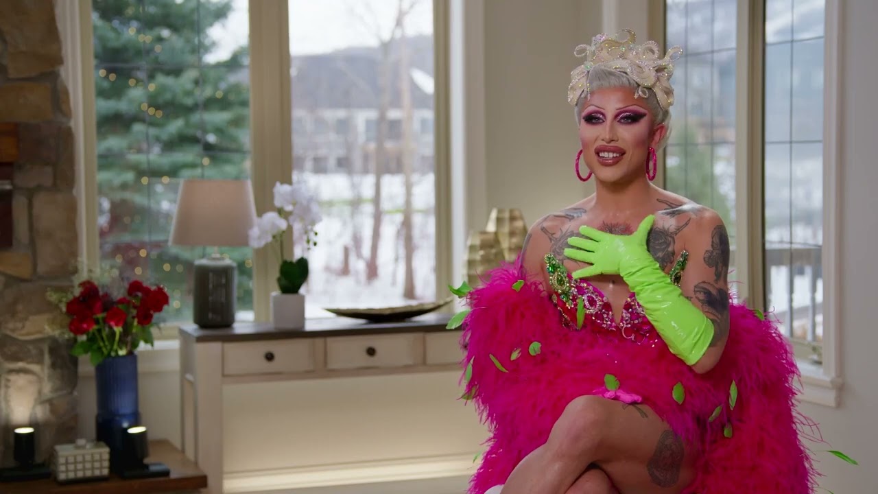 Sneak Peek | Slaycation (Crave Original)