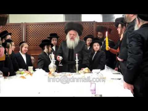 Chernovitz Rebbe Making Havdalah Adar 5773