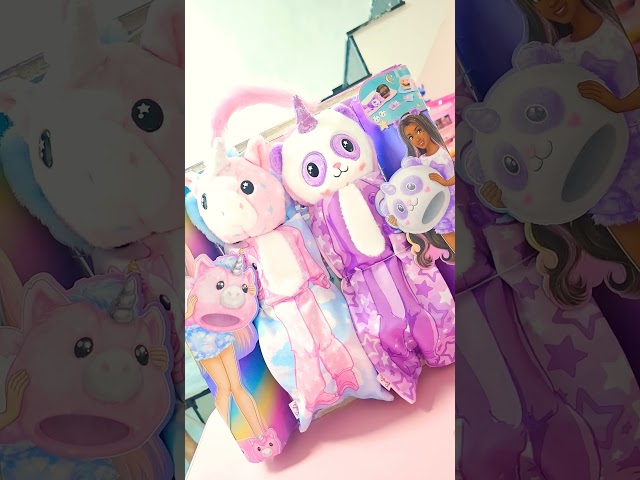 Vídeo relacionado con Barbie Cutie Reveal Fiesta de Pijamas, Pack de regalo con dos muñecas y muchos accesorios, +3 años (Mattel HRY15)