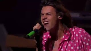 One direction- Drag me down, live at Apple music festival, 2015
