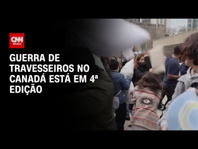 Canadenses se divertem com guerra de travesseiros em Toronto | CNN PRIME TIME