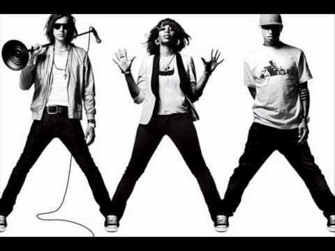 N.E.R.D. ft Santogold & Lil Wayne - Soldier