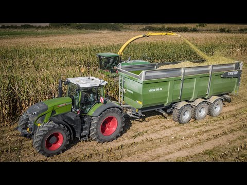 I'M FILMING THE NEW JOHN DEERE FORAGE HARVESTER FROM #SORETA SARL 🎥