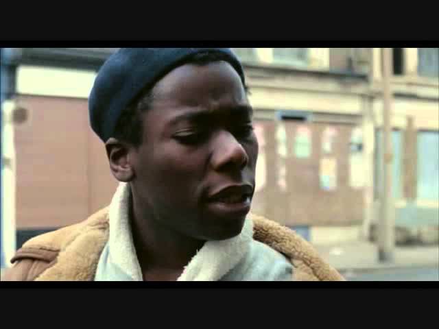 La carrera musicale e lo stile di Dennis Bovell, le sue migliori canzoni e i concerti più famosi