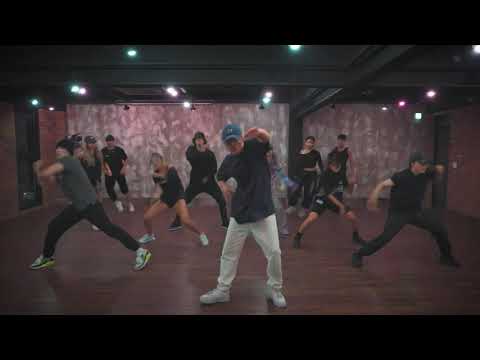 Kard Gunshot 4 dancers mirrored