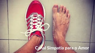 Simpatia de escrever o nome no pé direito