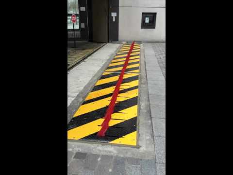 Herse levante anti-intrusion hydraulique - idéale pour sécuriser et défendre vos chemins d'accès - Survelec_4