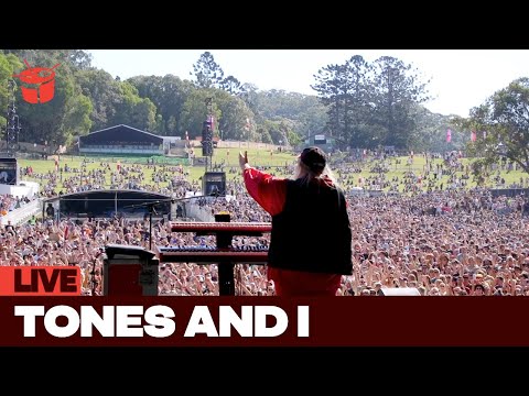 
    TONES AND I - 'Never Seen The Rain' (Splendour In The Grass 2019)
  