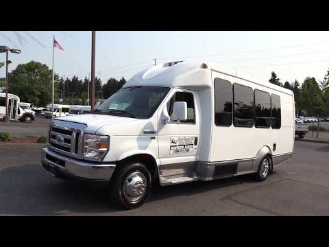 2013 Ford Starcraft Starquest 14 Passenger Rear Luggage Shuttle Bus - S23030