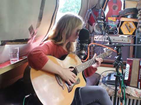 The Narrowboat Sessions 2019. Tia Meraki, 'Know This'.