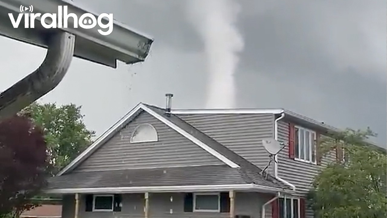 Tornado Touches Down in Streator, Illinois || ViralHog