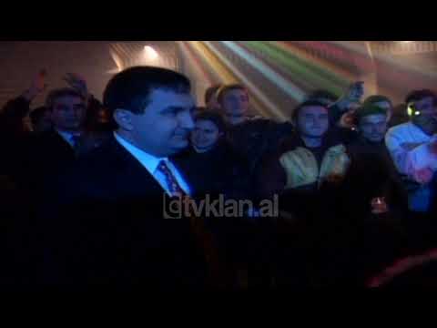 Festa e FRESH ne QNK, Meta kercen me te rinjte - (15 Janar 2001)