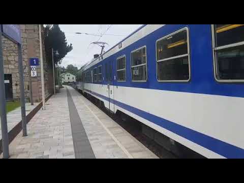 Ein-und Ausfahrt ÖBB 4020 im Bahnhof Semmering