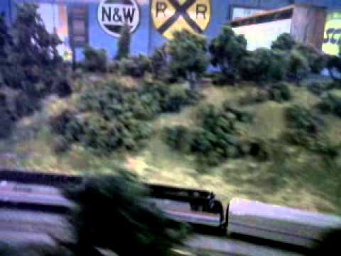 Amtrak California Zephyr at BN Jct Lake Shore model railroad