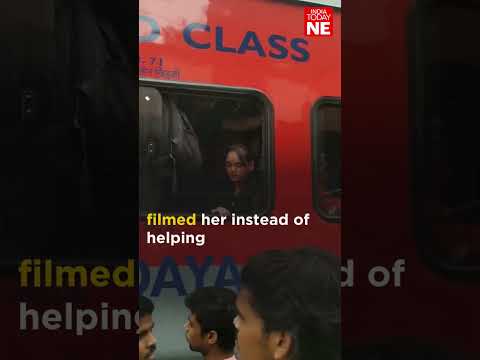 Girl suffocates in overcrowded train