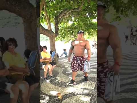 FABIO GIGA EM PÚBLICO - BODYBUILDER IN PUBLIC #bodybuilder #fabiogiga