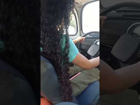minha sobrinha dirigindo fusca na cidade de piranhas Goiás escreve no canal 